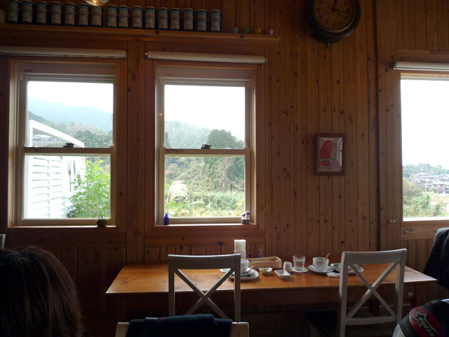 cafe食堂Nord ノール　山側の席
