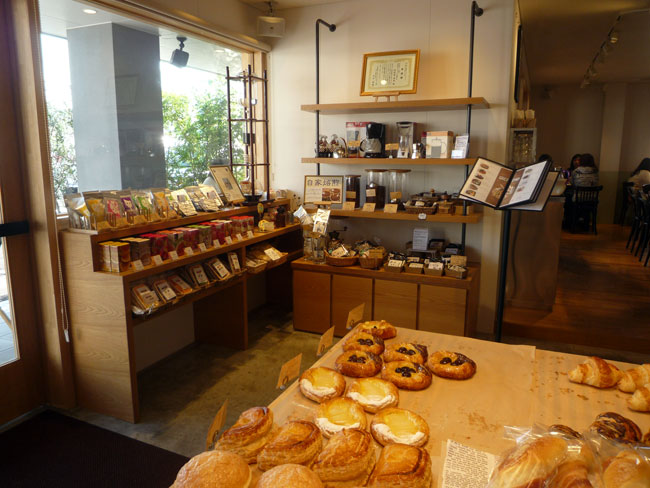 糸島のパン屋　麦の木　カフェ