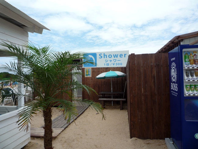 芥屋海水浴場の海の家　白浜家　シャワールーム